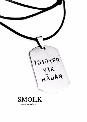 IDIOTER VIK HÄDAN - Smolk Sweden
